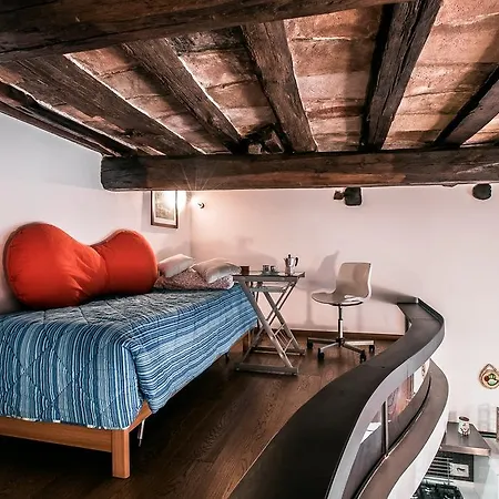 Polveriera Halldis Apartment רומא